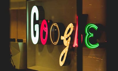 Logotipo de Google con letras de colores
