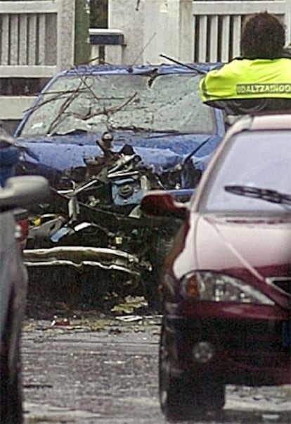 Un comunicante anónimo que decía hablar en nombre de ETA avisó, cerca de las dos de la tarde, al diario 'Gara' de la colocación de un coche bomba en el barrio de Neguri de Getxo. Poco después, el coche hacía explosión hiriendo a un agente de la Ertzaintza.