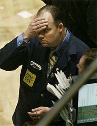 Un operador de la Bolsa de Nueva York, durante la sesión de ayer.