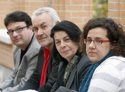 De izquierda a derecha, Joan Josep Nuet, Cayo Lara, Inés Sabanés y Haizea Miguela, ayer en la sede federal de IU.