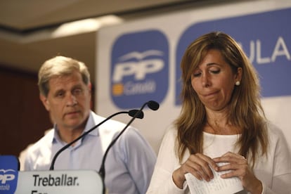 La presidenta del PP catalán, Alicia Sánchez Camacho, y el presidente del grupo municipal popular en el Ayuntamiento de Barcelona, Alberto Fernández Díaz, comparecen para comentar los resultados electorales.