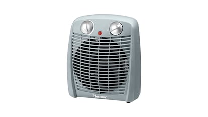 Calefactor eléctrico sobre fondo blanco.