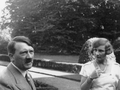 Hitler y Unity Mitford, en Múnich en 1937.