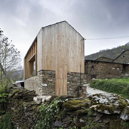 Casa de Carlos Quintns en la Sierra del Courel.