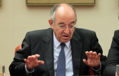 El gobernador del Banco de España, Miguel Fernández Ordóñez, durante su comparecencia en el Congreso.