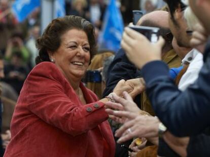 La alcaldesa de Valencia, Rita Barberá, en un acto electoral celebrado por el PP en Valencia en noviembre de 2011.