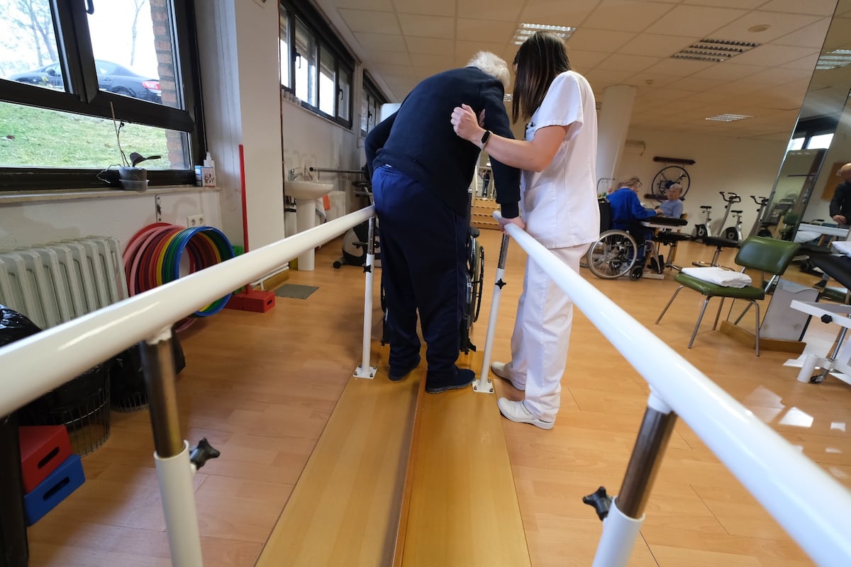 El 42% de los españoles vive en autonomías con servicios sociales debilitados | Sociedad