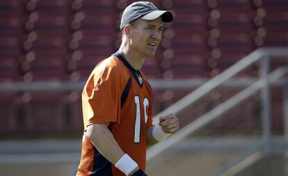Peyton Manning en el entrenamiento de este viernes.