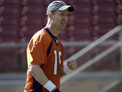 Peyton Manning en el entrenamiento de este viernes.