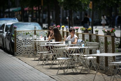 Una terraza en Barcelona este jueves. 