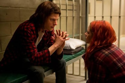 Jesse Eisenberg y Kristen Stewart en 'American Ultra', otra de las decepciones del año.