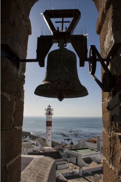 El faro de Rota desde el campanario de la iglesia de Nuestra Señora de la O.