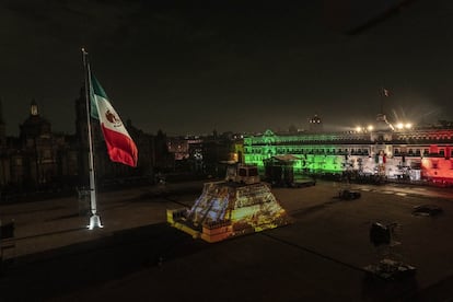 Nuevamente la maqueta de la pirámide de la antigua Tenochtitlan lució su espectáculo de luces y video.