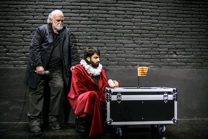 Andreu Benito i Àlex Fons, en l'adaptació de 'L'home de teatre' que dirigeix Àlex Rigola, a una imatge cedida pel Heartbreak Hotel.