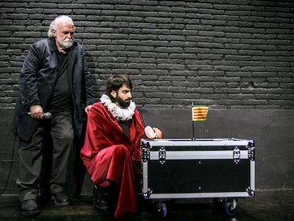 Andreu Benito i Àlex Fons, en l'adaptació de 'L'home de teatre' que dirigeix Àlex Rigola, a una imatge cedida pel Heartbreak Hotel.