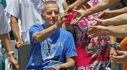 José Ortega Cano, al abandonar el hospital en el que permaneció muchos meses ingresado tras el accidente.