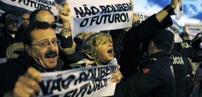 Manifestación de protesta en Lisboa contra las medidas de austeridad impuestas por el Gobierno portugués.
