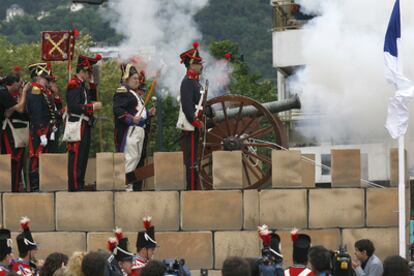 El tradicional disparo del cañón abrió un año más la Semana Grande de San Sebastián.