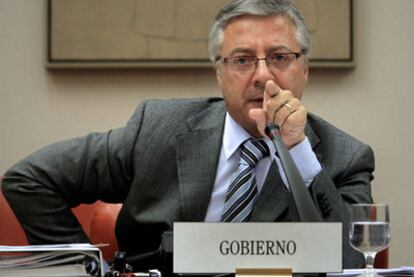 El ministro José Blanco, en su comparecencia del pasado jueves en el Congreso.