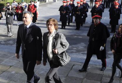 Ana María Vidal-Abarca, ayer en Vitoria, en compañía de Javier de Andrés.