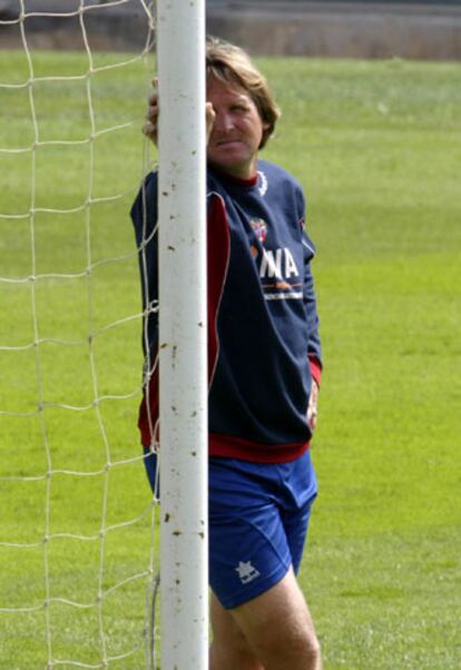 Bernd Schuster, en el estadio Ciutat de València.