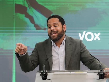 Ignacio Garriga, secretario general de Vox, en la rueda de prensa del pasado lunes en la que anunció la expulsión de los diputados díscolos de Baleares.