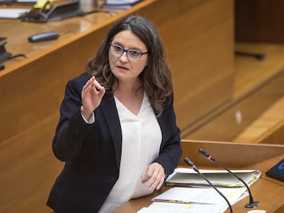 Mónica Oltra, vicepresidenta de la Comunidad Valenciana, durante una comparecencia en las Cortes autonómicas, el pasado enero.