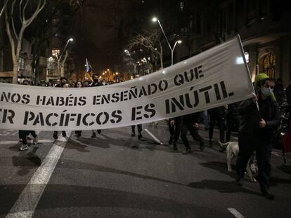 Pancarta en una de les manifestacions a Barcelona en contra de l'empresonament de Pablo Hasél.