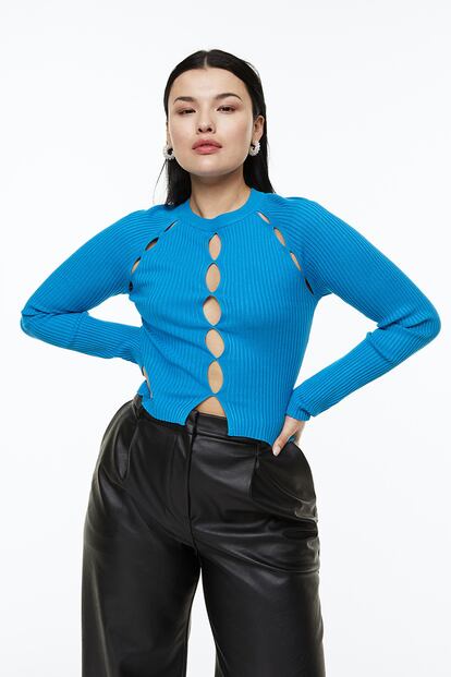 Top azul de cáñale de H&M. (19,99 euros)