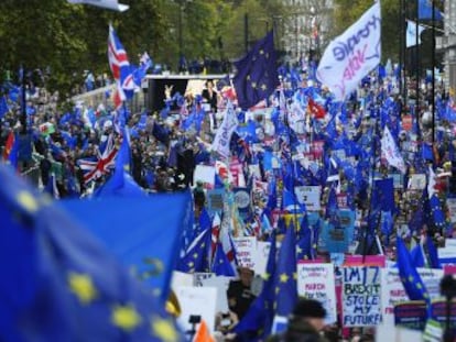 Cientos de miles de personas reclaman en la capital una nueva consulta sobre la salida del Reino Unido de la UE