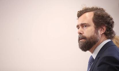 El portavoz del Vox en el Congreso, Iván Espinosa de los Monteros en rueda de prensa en el Congreso este lunes.