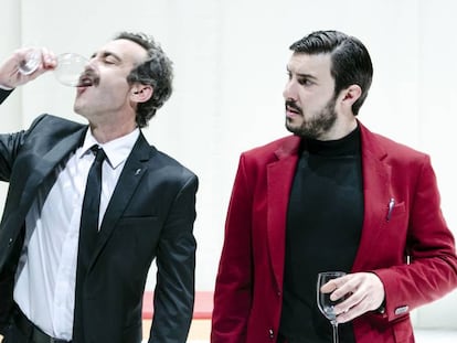 Òscar Intente (Othello) y Arnau Puig (Yago) en la obra. 