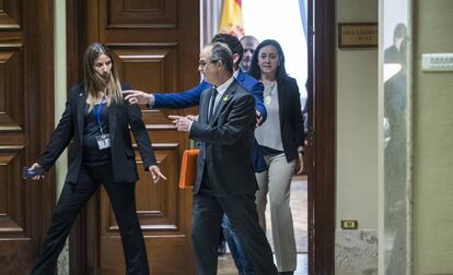 Jordi Turull recogiendo recoge el acta de diputado en el Congreso el pasado 20 de mayo, un día antes de que se constituyera la Cámara.  
 