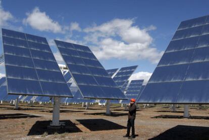 Campo de colectores solares en Almería.