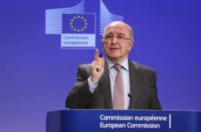 El comisario europeo de Competencia, Joaquín Almunia, durante una rueda de prensa en Bruselas, Bélgica. EFE/Archivo