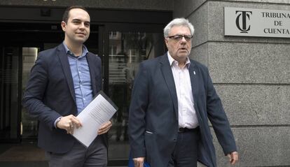 El delegado de la EMVS, Francisco López Barquero, y el concejal de Urbanismo, José Manuel Calvo, hoy en el Tribunal de Cuentas.