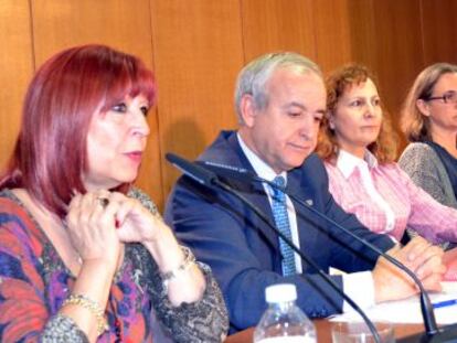 Representantes de Aldeas Infantiles SOS y la FAPE durante la presentación del informe.