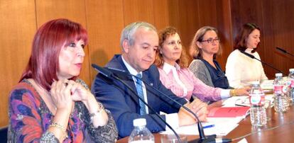 Representantes de Aldeas Infantiles SOS y la FAPE durante la presentación del informe.