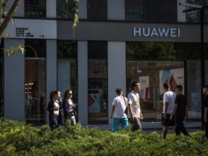 La inclusión de Huawei en la lista negra de EE UU impide en la práctica a las firmas estadounidenses venderle componentes o software