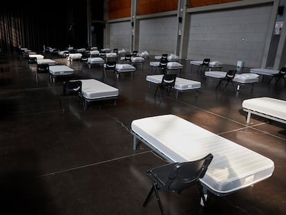 Sala multiusos del Auditorio de Zaragoza acondicionada para acoger pacientes asintomáticos de la COVID-19, el pasado 27 de julio.