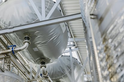 La bodega ha sido pionera en instaurar un sistema de captura y reutilización de CO₂ de la fermentación del vino.