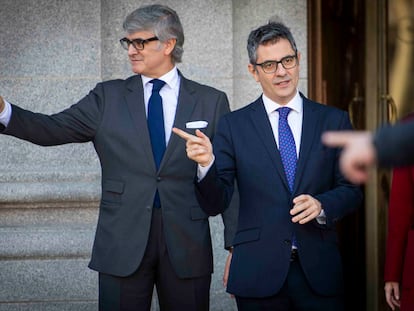 El ministro de la Presidencia, Relaciones con las Cortes y Justicia, Félix Bolaños (derecha), a su llegada a la toma de posesión del Fiscal General del Estado, Álvaro García Ortiz, en la sede del Tribunal Supremo, este jueves en Madrid.