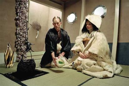 <i>Fotograma de la película &#39;Drawing Restraint</i>&#39;, en la que aparecen Matthew Barney y Björk.