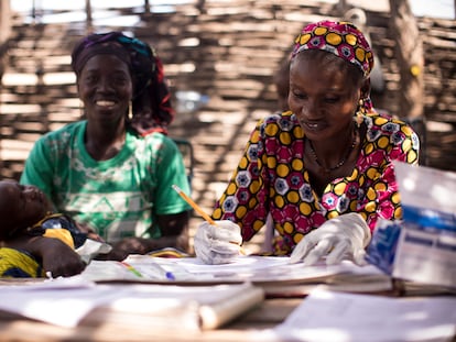 La trabajadora de salud comunitaria Hawa Coulibaly, que trata la desnutrición aguda grave en Malí.