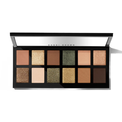 Jadestone Palette, de Bobbi Brown. Con un total de 12 tonos muy versátiles para los looks navideños, en acabados mate y glitter. 30% de descuento: ahorra 20,70 euros.