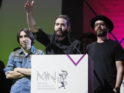 Vetusta Morla recoge el premio &quot;Al Mejor Directo&quot; durante la octava edici&oacute;n de los Premios MIN que concede la industria musical independiente.