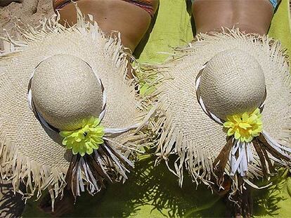 Con las pamelas puestas