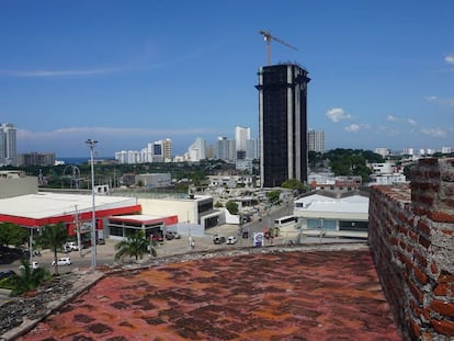Edificio Aquarela visto desde el Centro Hístorico de Cartagena.