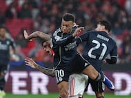 Enzo Barrenechea of SL Benfica and Kylian Mbappe of Real Madrid CF in action during the UEFA Champions League 2025/26 League Phase MD8 match between SL Benfica and Real Madrid C.F. at Estadio do Sport Lisboa e Benfica on January 28, 2026 in Lisbon, Portugal.
AFP7
28/01/2026 ONLY FOR USE IN SPAIN