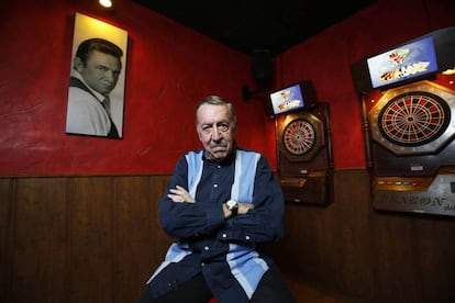 Manolo Fernández, en el bar Legend, en Madrid, en 2018.